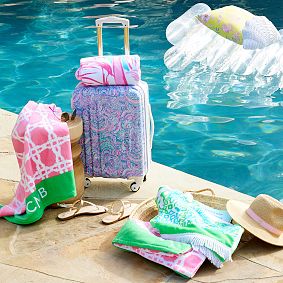 Lilly Pulitzer Happy As A Clam Channeled Hard-Sided Luggage