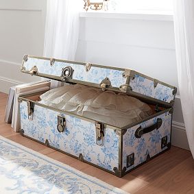 LoveShackFancy Garden Damask Standard Dorm Trunk (32")