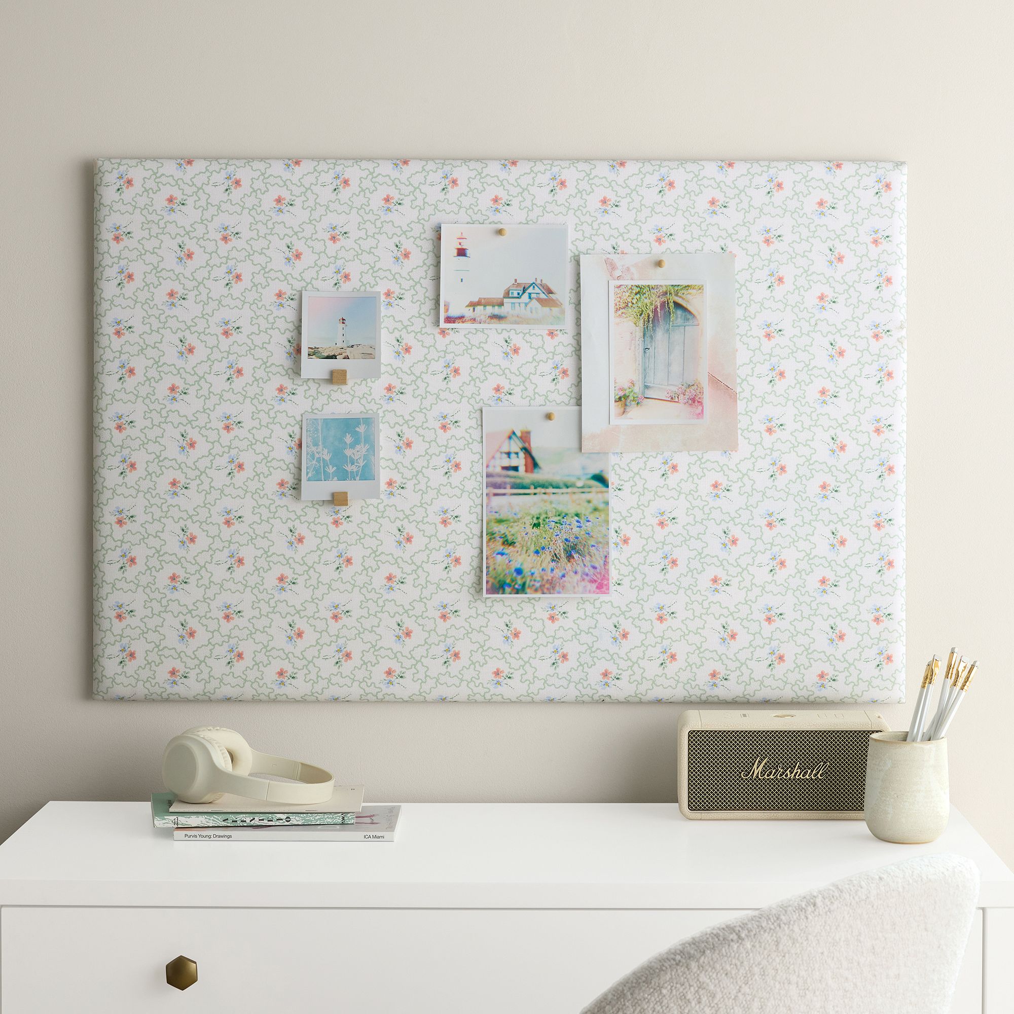 Hill House No Nails Pinboard - Green Clematis Scallop (36"x24")
