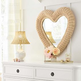 LoveShackFancy Ceramic Bow Table Lamp (19")