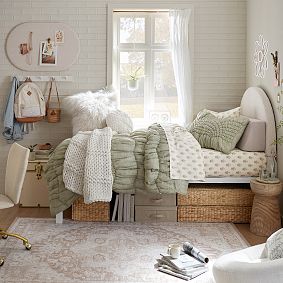 No Nails Oval Pinboard