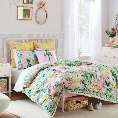 Lilly Pulitzer Tropical Takeover Bedroom