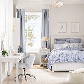 Gold Scallop Capiz Table Lamp (21")