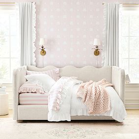 Millie Wavy Upholstered Daybed