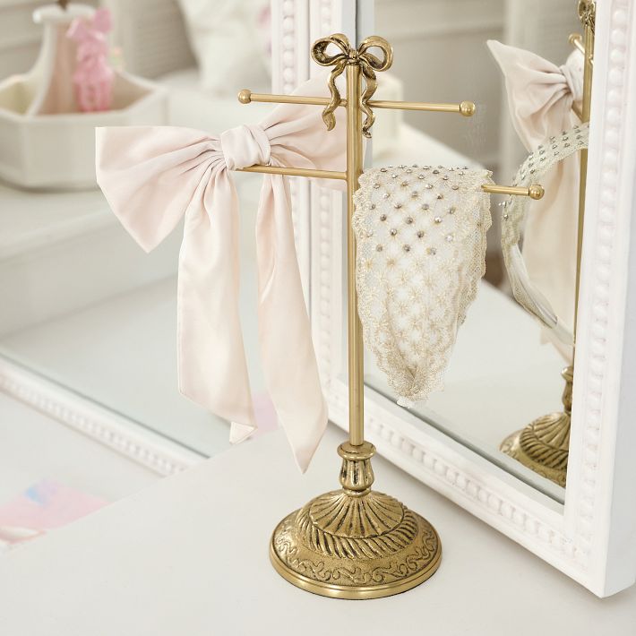ポッタリーバーン アンティーク調 壁掛けジュエリーホルダー LoveShackFancy Bow Necklace Holder | Pottery Barn Teen