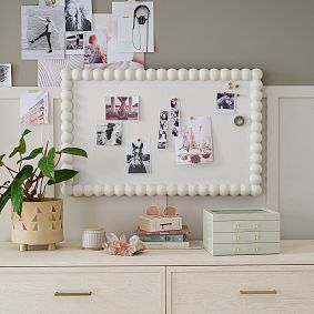 Naturalist Ball Pinboard (35"x22")