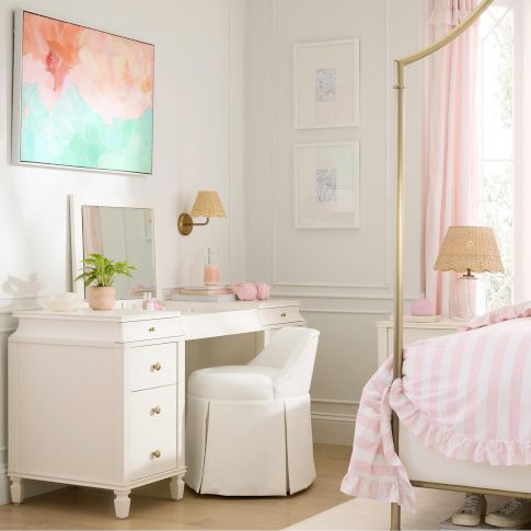 Cabana Glam Get-Ready Space