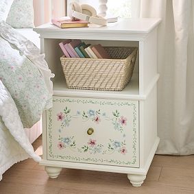 Hill House Home Chelsea Nightstand (18d")