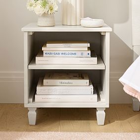 Tate Nightstand (18d")