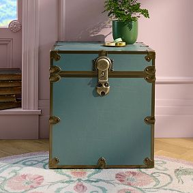 <i>Wicked</i> Cube Dorm Trunk (18")