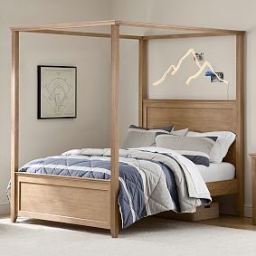 Hampton Canopy Bed