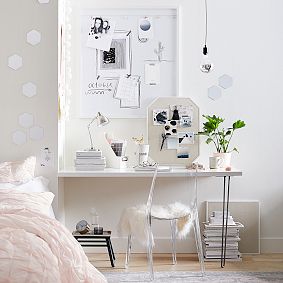 No Nails Oversized Dry-Erase Board