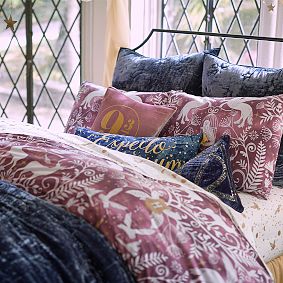 HARRY POTTER™ DEATHLY HALLOWS™ Pillow