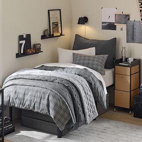 No Nails Metal Plug In Sconce (6")