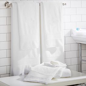 PBteen Classic Organic Mini Dot Appliqué Bath Towels