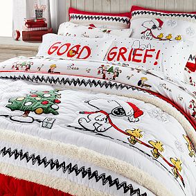 Peanuts®  Holiday Quilt