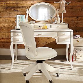 Ooh La La Swivel Chair