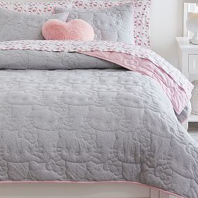 Hello Kitty&reg; Reversible Jersey Quilt