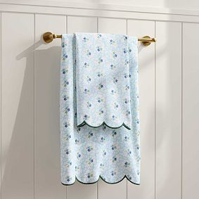 Hill House Home Clematis Scallop Bath Towel