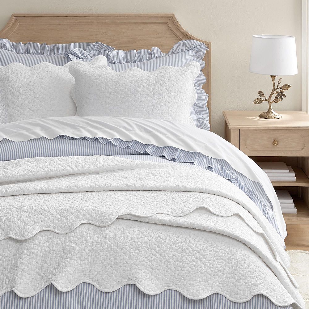 Sweet Scallop Coverlet - Full/Queen, White