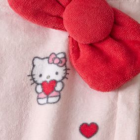 Hello Kitty® Heart Bath Wrap