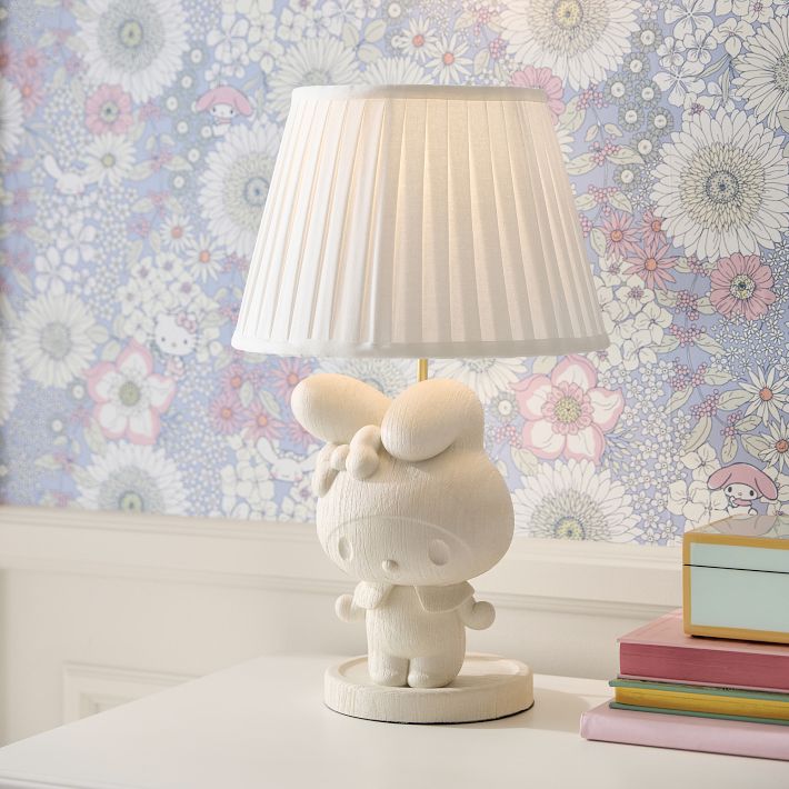 hello-kitty-my-melody-table-