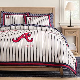 <em>MLB</em>™<em>Atlanta Braves</em>™ Embroidered Patches Pinstripe Quilt