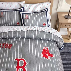 <em>MLB</em>™<em>Boston Red Sox</em>™ Embroidered Patches Pinstripe Quilt