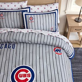 <em>MLB</em>™<em>Chicago Cubs</em>™ Embroidered Patches Pinstripe Quilt