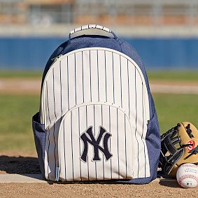 Gear-Up <em>MLB</em>™<em>New York Yankees</em>™ Large Backpack and Lunch Box Bundle, Set of 2