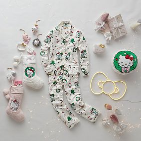 Hello Kitty<sup>&reg;</sup> Wreath Pillow