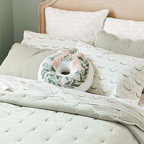 Sweet Wreath Pillow