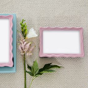 Wavy Picture Frame