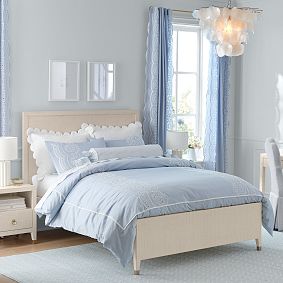 AERIN Raffia Classic Bed