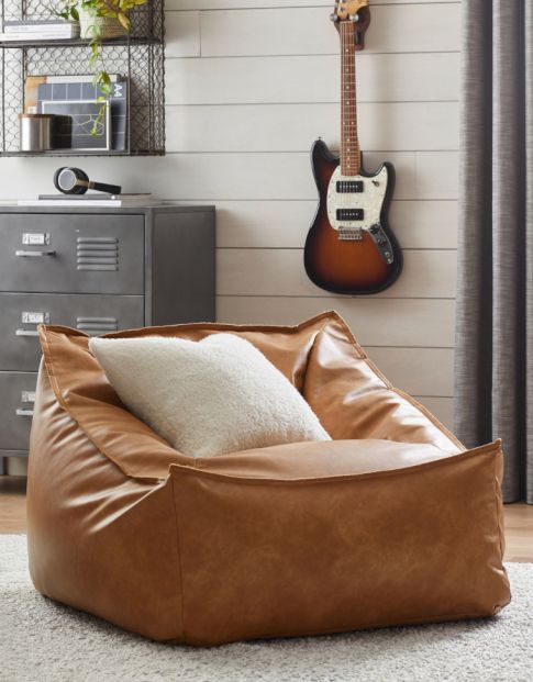 Lounge &amp; Desk Chairs