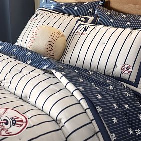 <em>MLB</em>™<em>New York Yankees</em>™ Stripe Organic Sheet Set