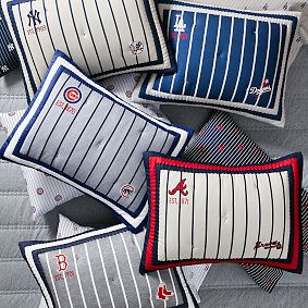 <em>MLB</em>™<em>Boston Red Sox</em>™ Embroidered Patches Pinstripe Quilt