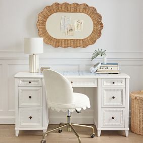 Scalloped Table Lamp (18")