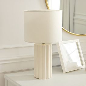Scalloped Table Lamp (18")