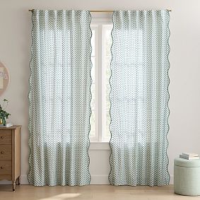 New England Scallop Light-Filtering Curtain