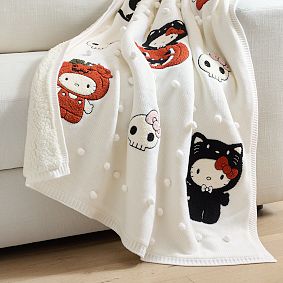 Hello Kitty<sup>&reg;</sup> and Friends Halloween Heirloom Throw