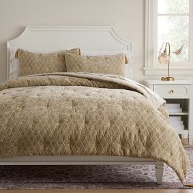 Harry Potter<sup>&trade;</sup> Mystic Stars Velvet Quilt