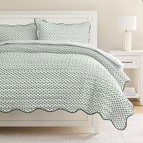 New England Scallop Coverlet