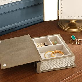 Harry Potter<sup>&trade;</sup> Hogwarts<sup>&trade;</sup> Crest Book Jewelry Box