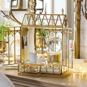 Harry Potter<sup>&trade;</sup> Hogwarts<sup>&trade;</sup> Castle Jewelry Display