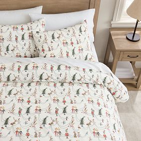 Dr. Seuss's The Grinch<sup>&trade;</sup> Festive Lights Duvet Cover