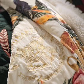 Harry Potter™ Holiday Wreath Heirloom Throw