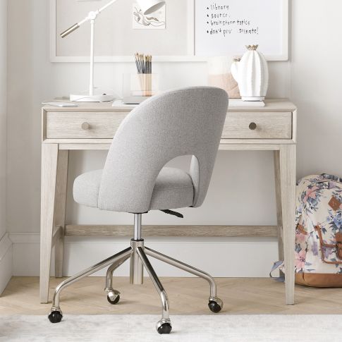Effortlessly Trendy Study Space