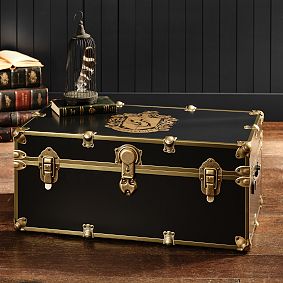 Harry Potter<sup>&trade;</sup> Hufflepuff<sup>&trade;</sup> Trunk (32")