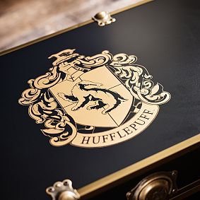 Harry Potter<sup>&trade;</sup> Hufflepuff<sup>&trade;</sup> Trunk (32")